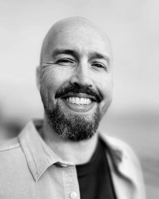 Photo of Vince Henneburg, Clinical Social Work/Therapist, LCSW