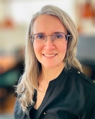 Photo of Rebecca Worden, Registered Psychotherapist, MCCP, RP, MTA