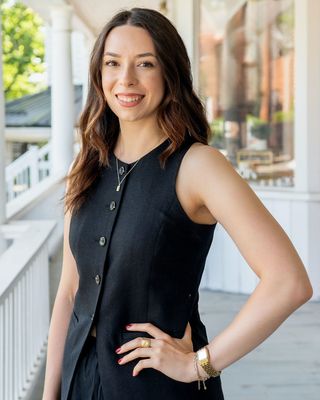 Photo of Emma Grace Di Natale, Pre-Licensed Professional