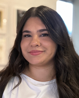 Photo of Reina Rosales, Clinical Social Work/Therapist, LCSW