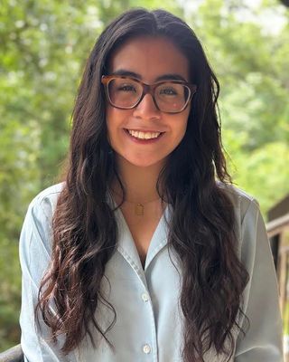 Photo of Allie Menjivar, Pre-Licensed Professional