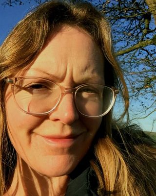 Photo of Lisa Ashmore, Counsellor in High Peak, England