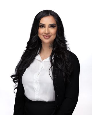Photo of Edia Emamyar, Registered Psychotherapist (Qualifying), MACP