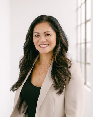 Photo of Ivy Lim, Pre-Licensed Professional
