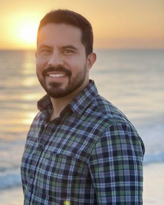 Photo of Omar Lorente, Marriage & Family Therapist, MA, LMFT