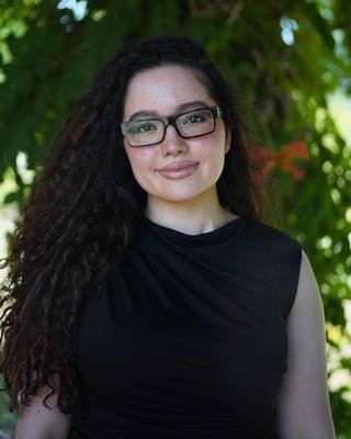Photo of Melika Montazery, Registered Psychotherapist (Qualifying)