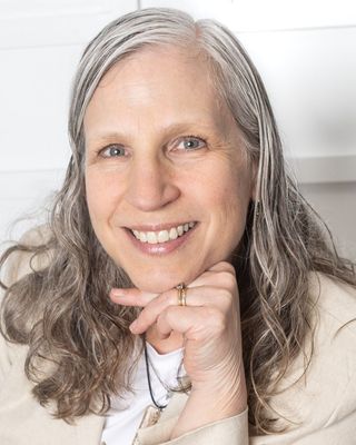 Photo of Lesley Finch, Clinical Social Work/Therapist, MSW, RSW, CCAC