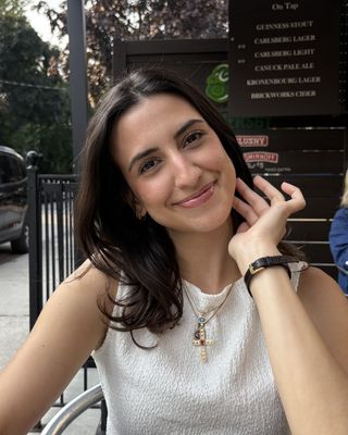 Photo of Massara Hikmat, Registered Psychotherapist (Qualifying), RP(Q)