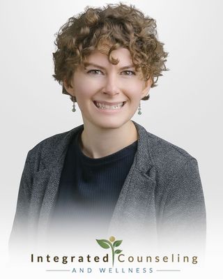 Photo of Maren Berrett, Marriage & Family Therapist Associate, LAMFT