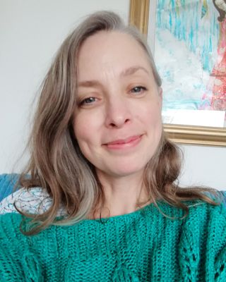 Photo of Caroline Seaman, Psychotherapist, MA, HCPC-Art Therap.