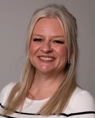 Photo of Erica Lee, Psychiatric Nurse Practitioner, DNP, RN, PMHNP