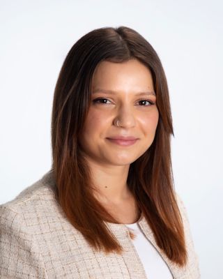 Photo of Linda Lunardi, Psychotherapist, MIACP