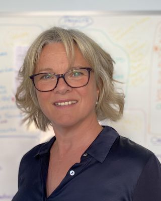 Photo of Dr Lesley Harrison, Psychologist, PsychD, HCPC - Clin. Psych.