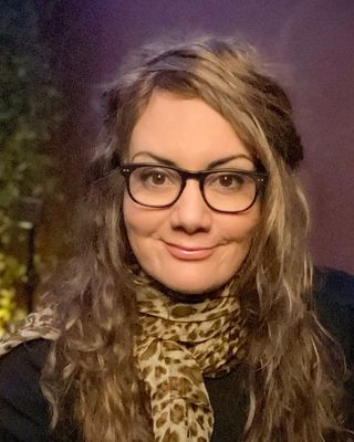 Photo of Dr. Jennifer Coloma, Psychologist, PhD