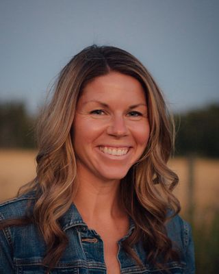 Photo of Jennalee Schafer, Registered Social Worker, MACP, MA, CCC, RSW