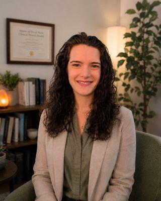 Photo of Shaina Bryski, Licensed Master Social Worker, LMSW