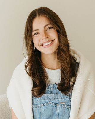 Photo of Kelsey Moss, Registered Provisional Psychologist, MACP, RYT