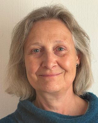 Photo of Beth Easton, Psychotherapist, MSc, MUKCP