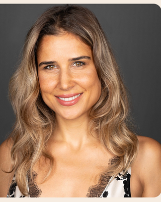 Photo of Dr Irem Gunay, Psychologist, PhD, AFBPSsS