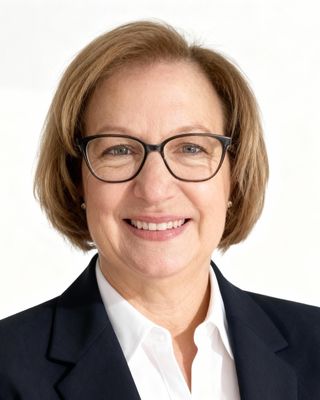 Photo of Eva Shinka, Clinical Social Work/Therapist, LISW-S