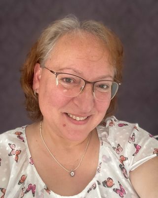 Photo of Julia Louise Hope, Counsellor, MNCPS Acc.