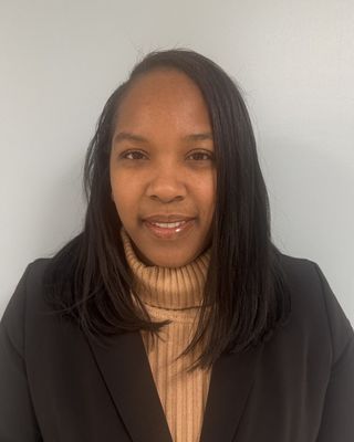Photo of Sharee Simmons, Psychiatric Nurse Practitioner, RN, BSN, MSN, PMHNPBC