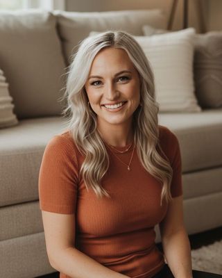 Photo of Alexandra Miro, Clinical Social Work/Therapist, LISW, MSW, CIMHP