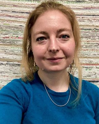 Photo of Emma Louise Clowes, Psychologist, PsyBA Prov