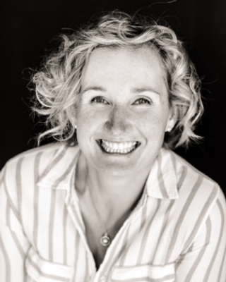 Photo of Shaunacy King, Registered Psychotherapist, RP, MPhil, BaHon