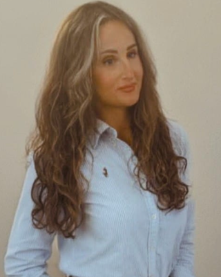 Photo of Abby Newlands, Psychotherapist, MBABCP