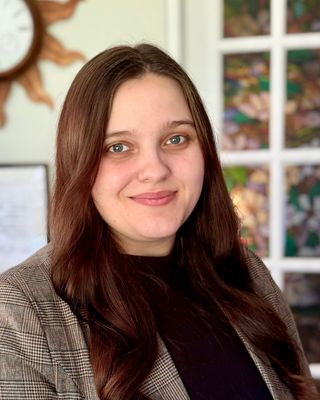 Photo of Jennifer Garamella, Marriage & Family Therapist Associate, LAMFT