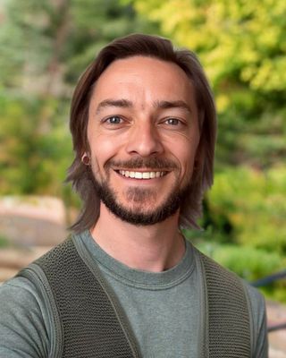 Photo of Hunter Montoya, Psychologist, PhD, LP