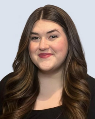 Photo of Olivia Snow, Registered Psychotherapist (Qualifying), MA, BA
