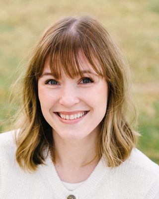 Photo of Elise Frickey, Psychologist, PhD, LP