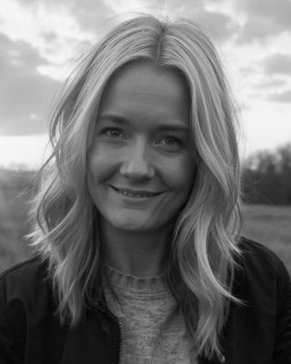 Photo of Amanda Shanley - Managing With Mindfulness, Clinical Social Work/Therapist, LCSW-AZ, LCSW-IL