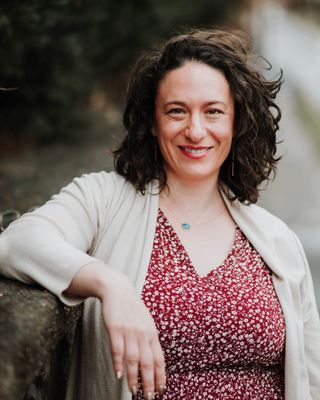 Photo of Jemma Schwartz, Clinical Social Work/Therapist, LCSW-R, CYT, TIYT