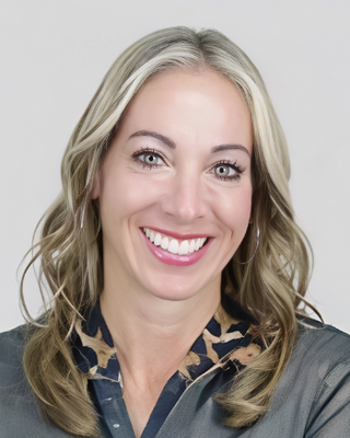 Photo of Carly Makie-Bennett, Clinical Social Work/Therapist, LCSW