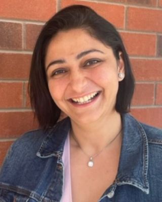 Photo of Nisha Thakkar, Registered Psychotherapist in Ontario