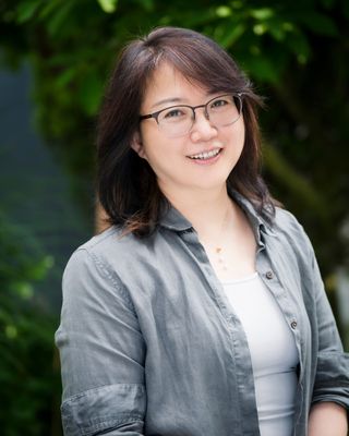 Photo of Anna Zhang, Registered Psychotherapist, RP, SEP