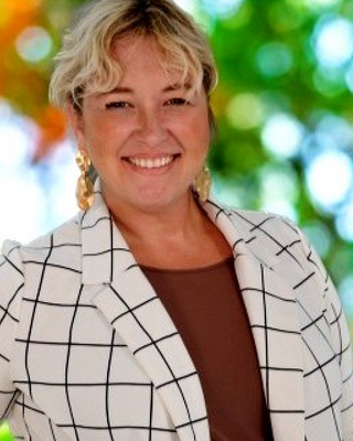 Photo of Caitlin Weyer, Clinical Social Work/Therapist, MSW, LSW