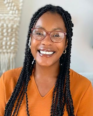 Photo of Jasmine Barlow, LPC Intern in Chicago, IL