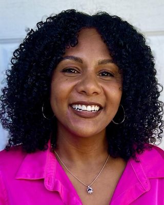 Photo of Ermanette Diaz, Counselor, LMHC