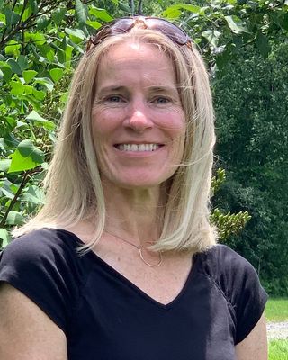 Photo of Stephanie Robinson-Nigro, Occupational Therapist, OTR/L, NBC-HWC, YTT