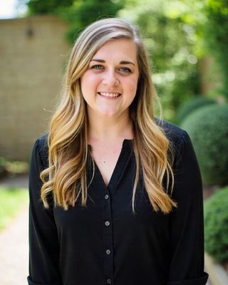 Photo of Erin Frank, Psychiatric Nurse Practitioner, MSN, PMHNP, FNP