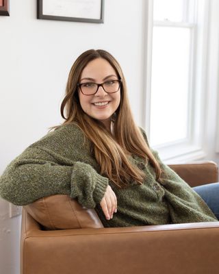 Photo of Jenna Wood, Registered Psychotherapist, BSc, MA, RP, CC-PMH