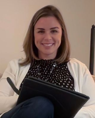 Photo of Stephanie Pastore, LCSW