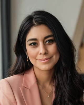 Photo of Mayra Castro, Clinical Social Work/Therapist, LCSW