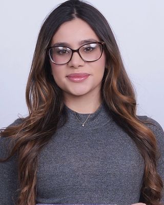 Photo of Leticia DeOliveira, Licensed Mental Health Counselor, LMHC