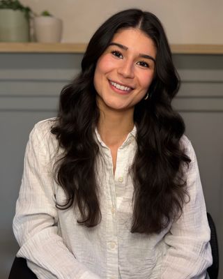 Photo of Alexia Carbone - Relationship and Attachment Therapy-Alexia Carbone, Registered Psychotherapist (Qualifying), MACP
