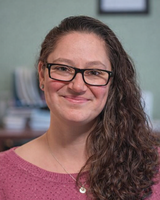 Photo of Rania Markham, Clinical Social Work/Therapist, MSW, LICSW